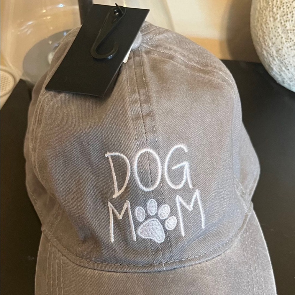 Adult “dog mom” hate, light gray color. - Picture 1 of 3